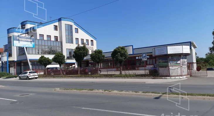 Poslovna zgrada | 4zida