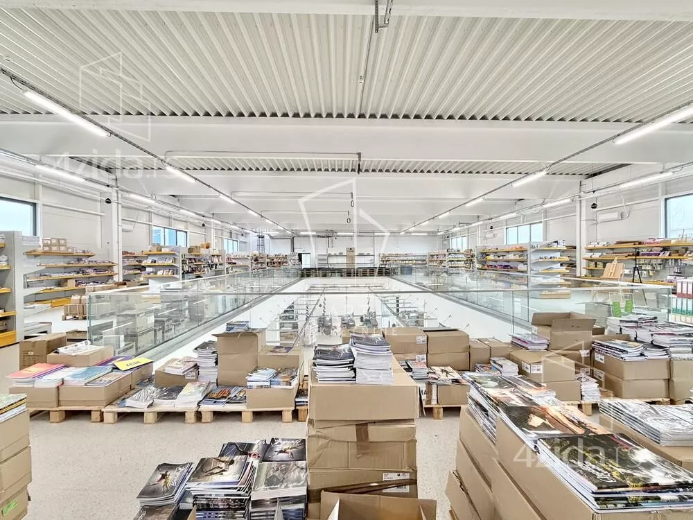 Poslovna zgrada | 4zida