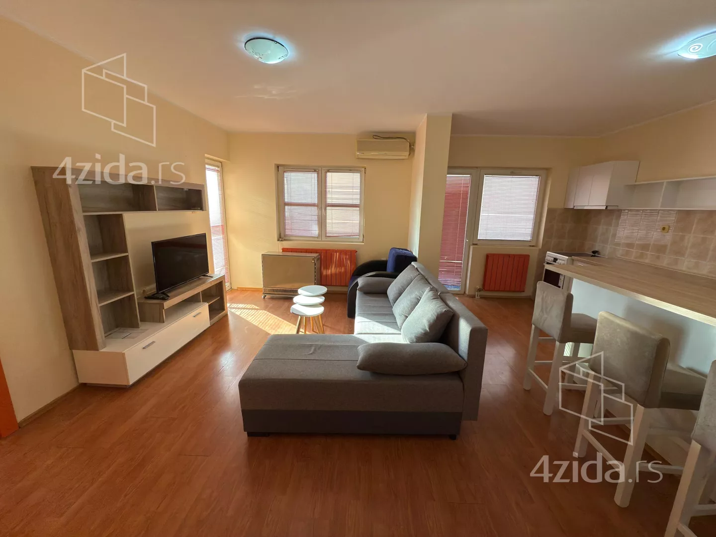 Jednoiposoban stan | 4zida