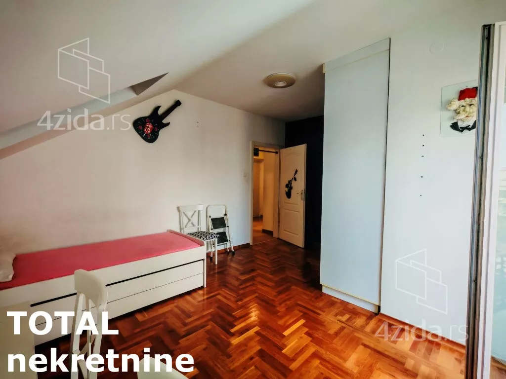 Petosoban stan | 4zida