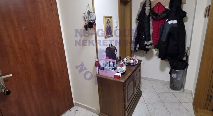 Šestosoban stan | 4zida