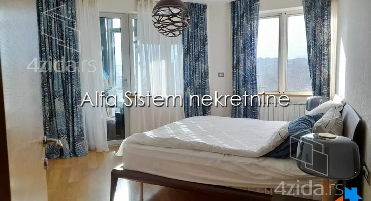 Šestosoban stan | 4zida