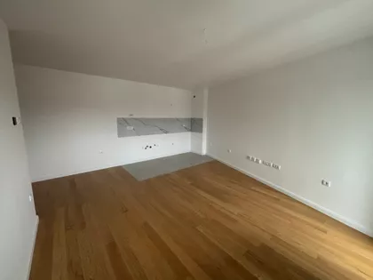 Celovečka 8 | 4zida.rs