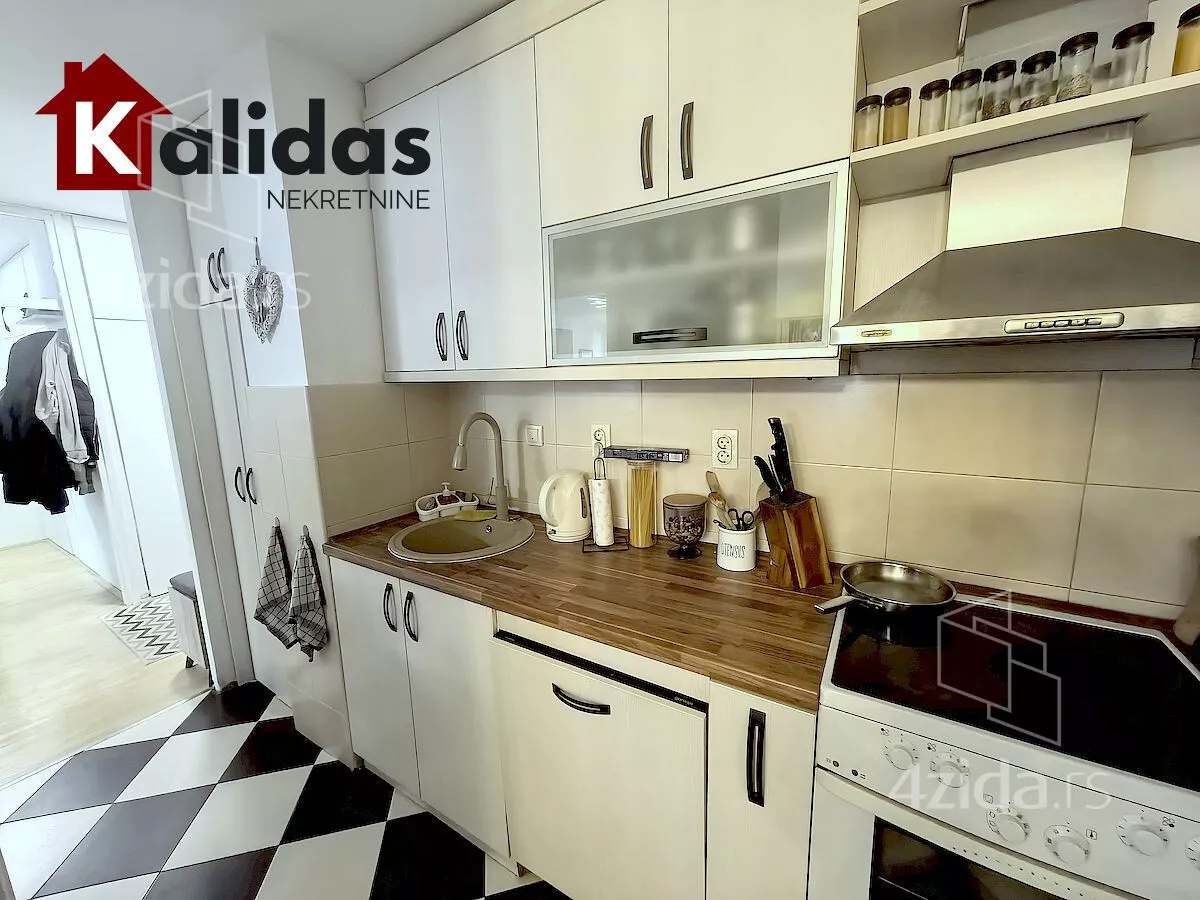 Troiposoban stan | 4zida