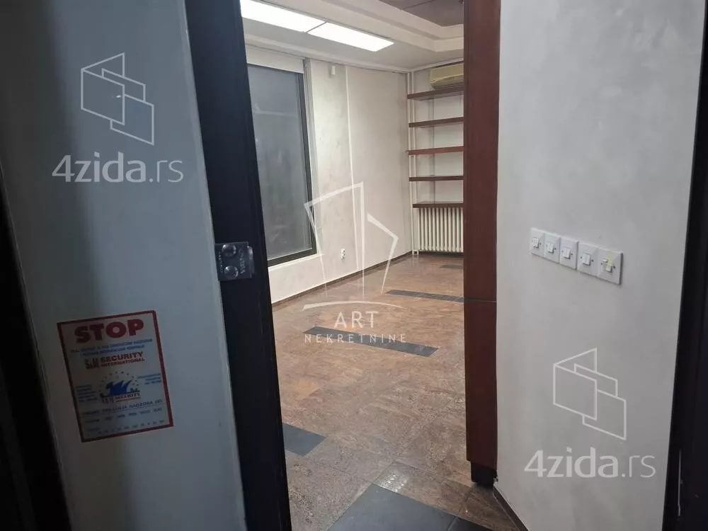 Lokal | 4zida