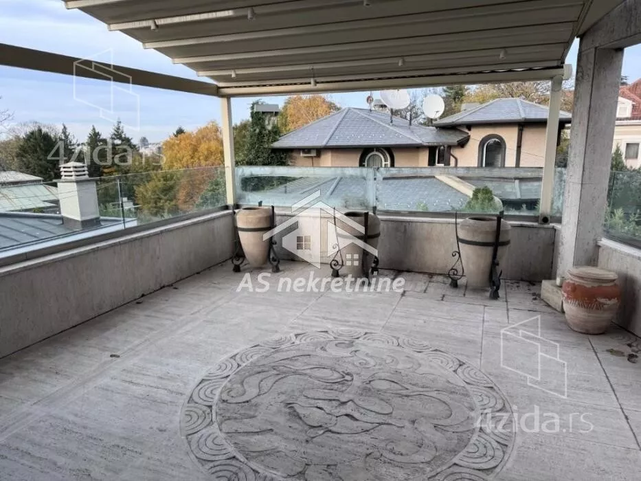 Četvoroiposoban stan | 4zida