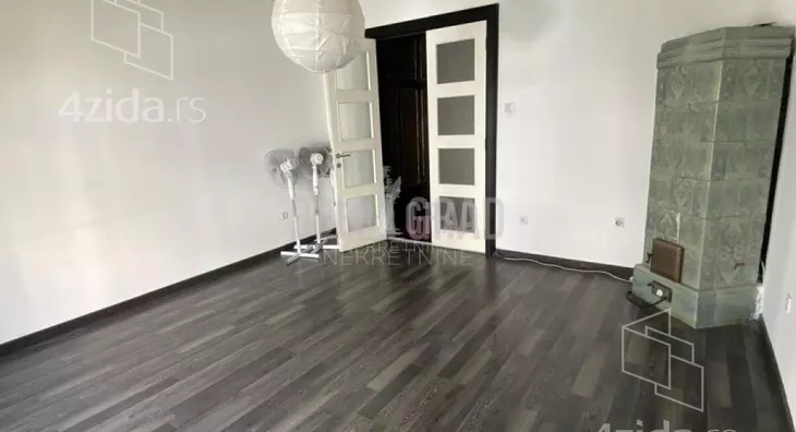 Šestosoban stan | 4zida