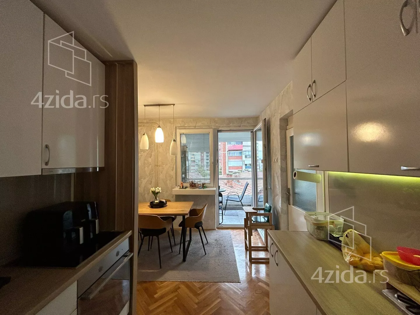 Dvoiposoban stan | 4zida