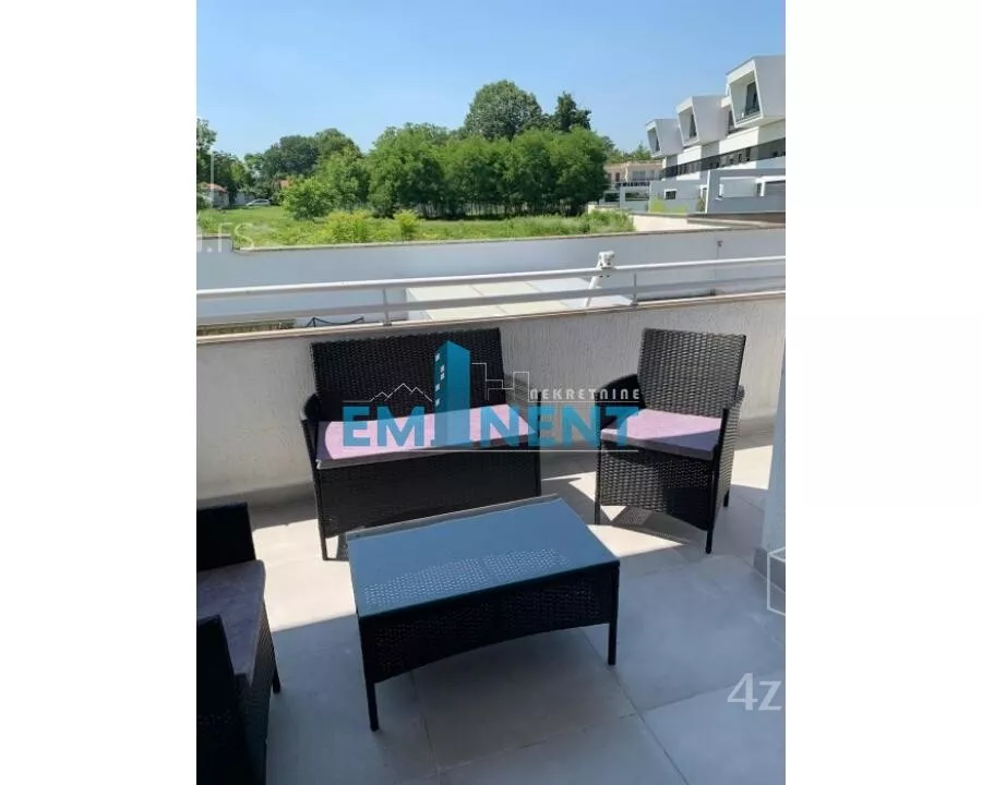 Petosoban stan | 4zida