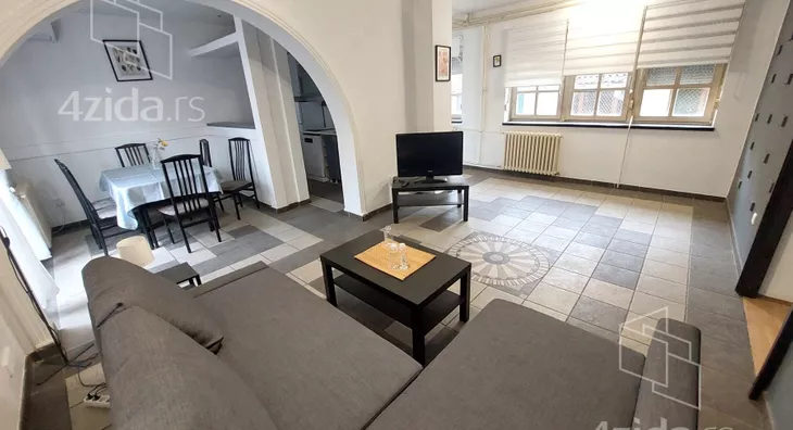 Troiposoban stan | 4zida