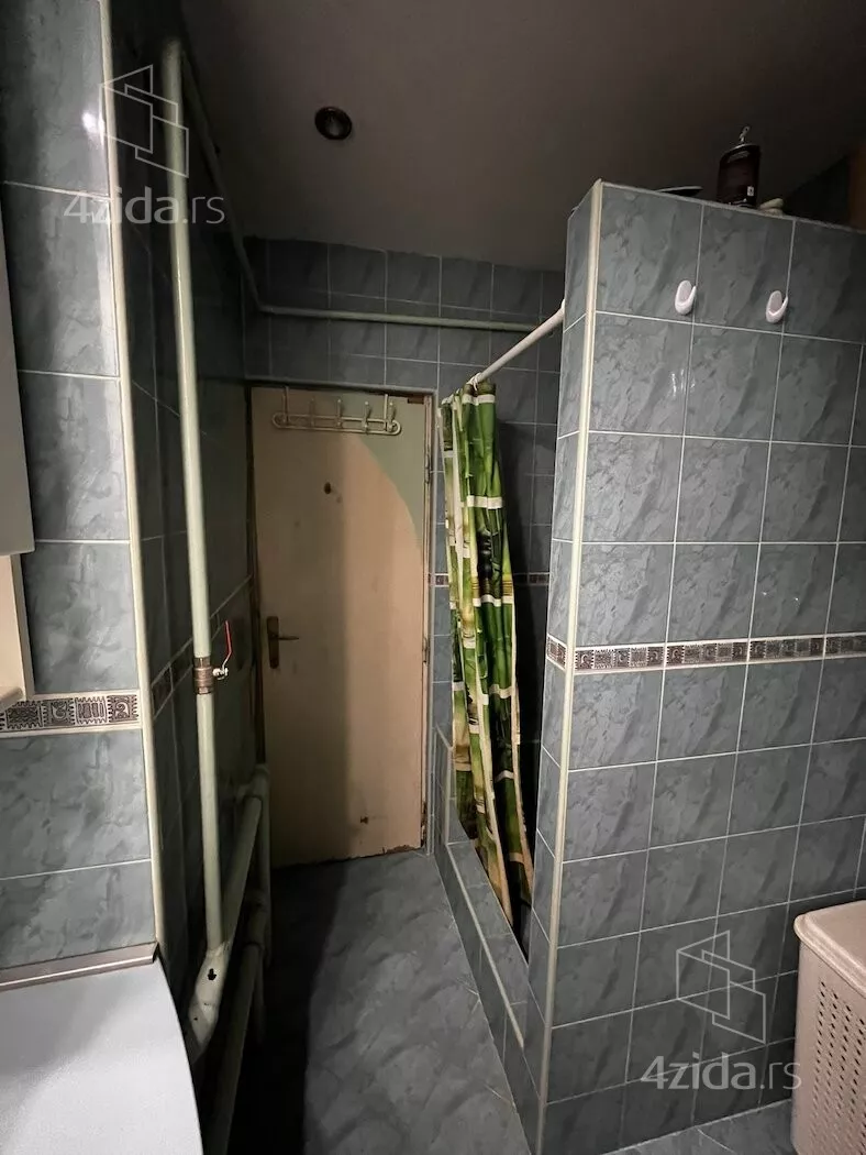 Šestosoban stan | 4zida