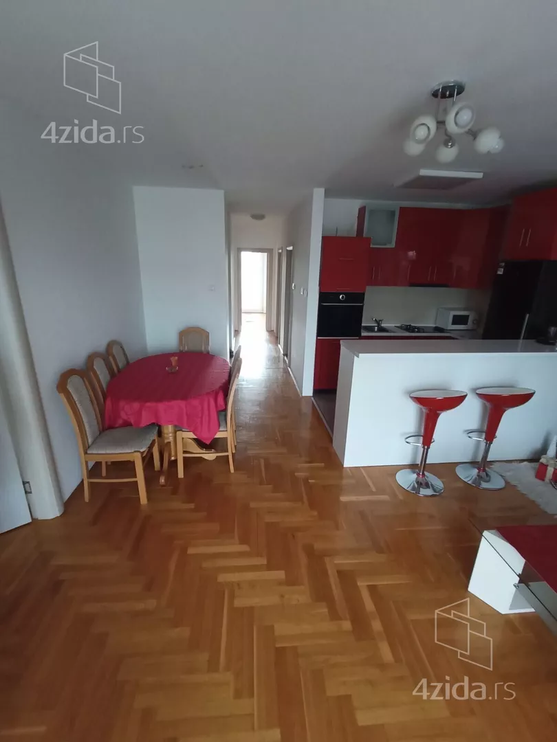 Četvorosoban stan | 4zida