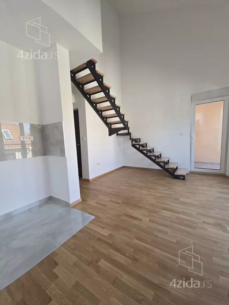 Četvoroiposoban stan | 4zida