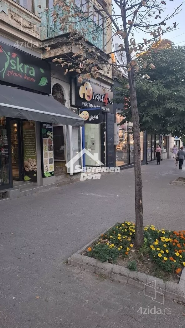 Poslovni prostor | 4zida