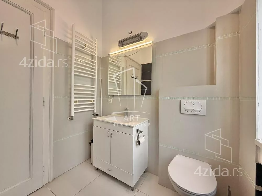 Šestosoban stan | 4zida