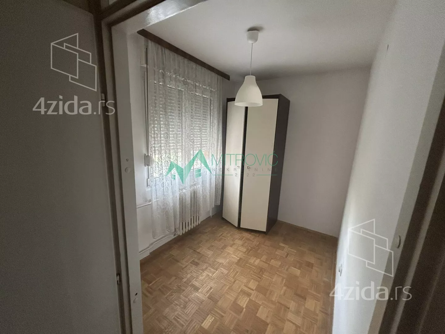 Četvoroiposoban stan | 4zida