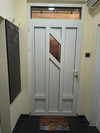 Mali Mokri Lug | 4zida.rs