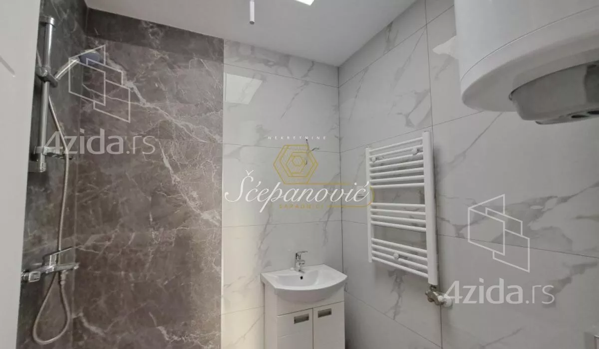 Šestosoban stan | 4zida