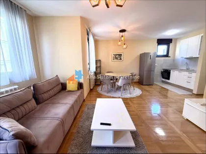 Crveni Krst Vračar | 4zida.rs