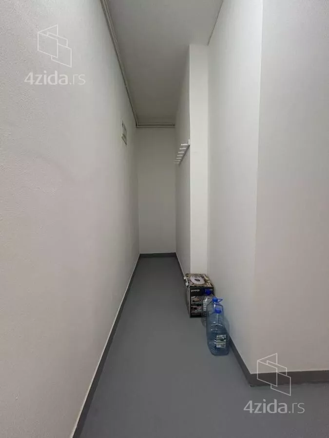 Lokal | 4zida