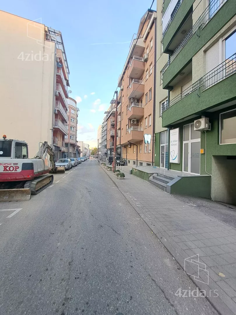 Poslovni prostor | 4zida