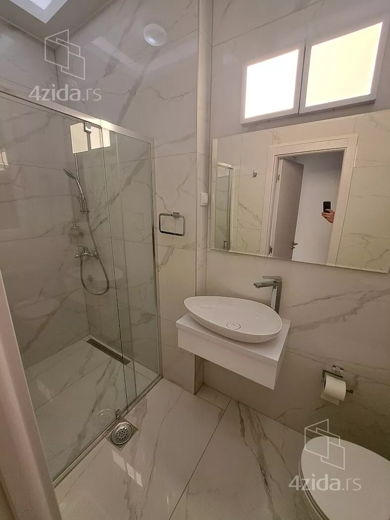 Petosoban stan | 4zida