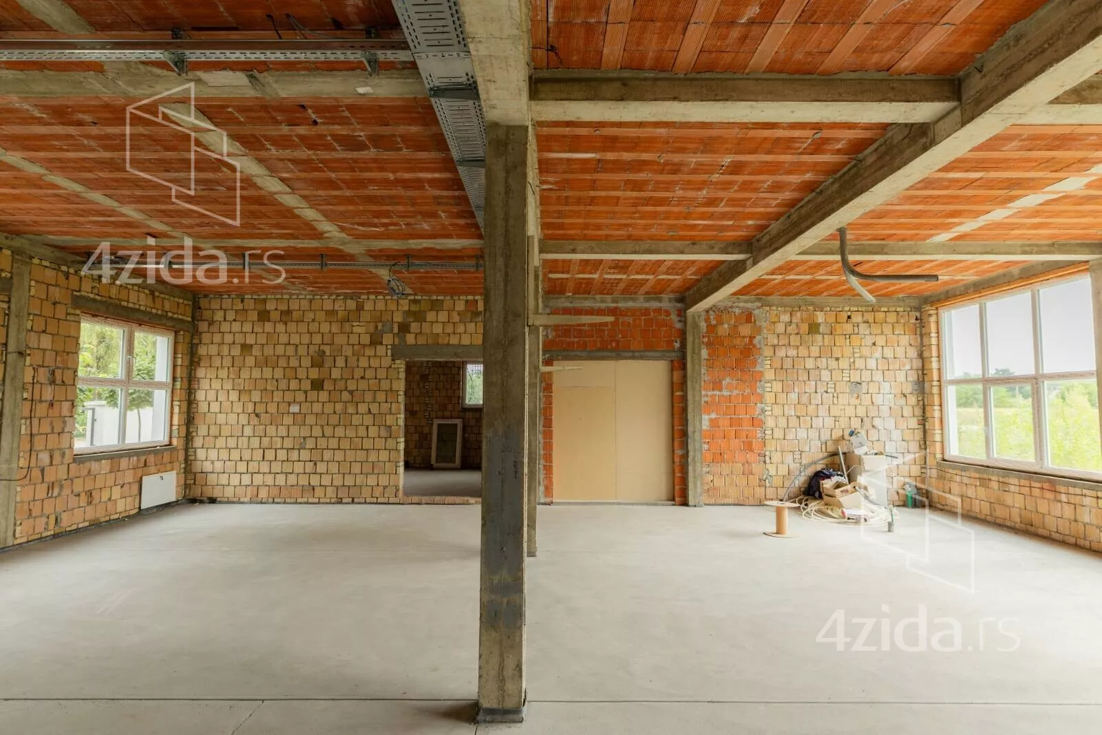 Poslovni prostor | 4zida