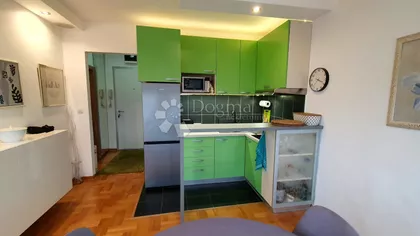 Dvadesetsedmog Marta | 4zida.rs