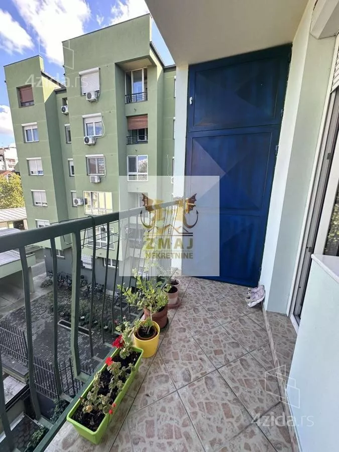 Petosoban stan | 4zida