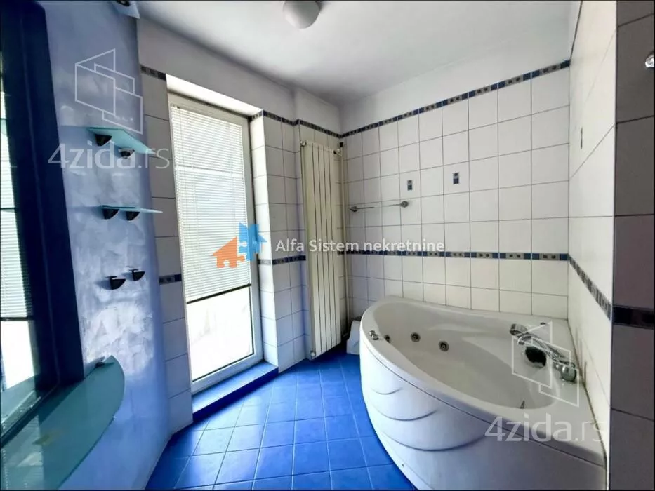 Šestosoban stan | 4zida