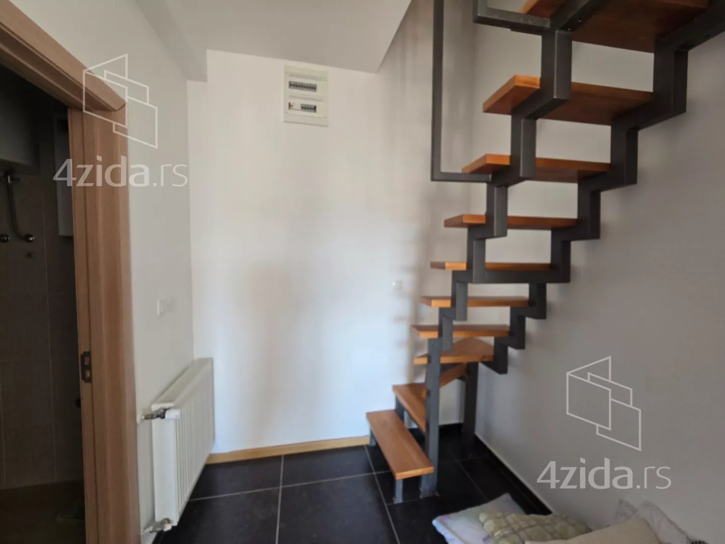 Četvoroiposoban stan | 4zida