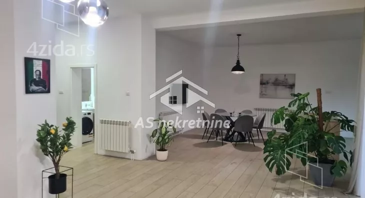 Šestosoban stan | 4zida