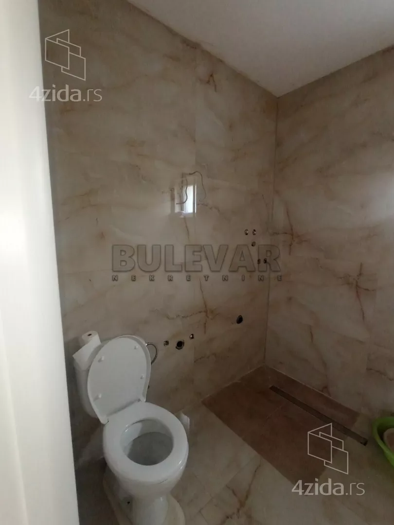 Lokal | 4zida
