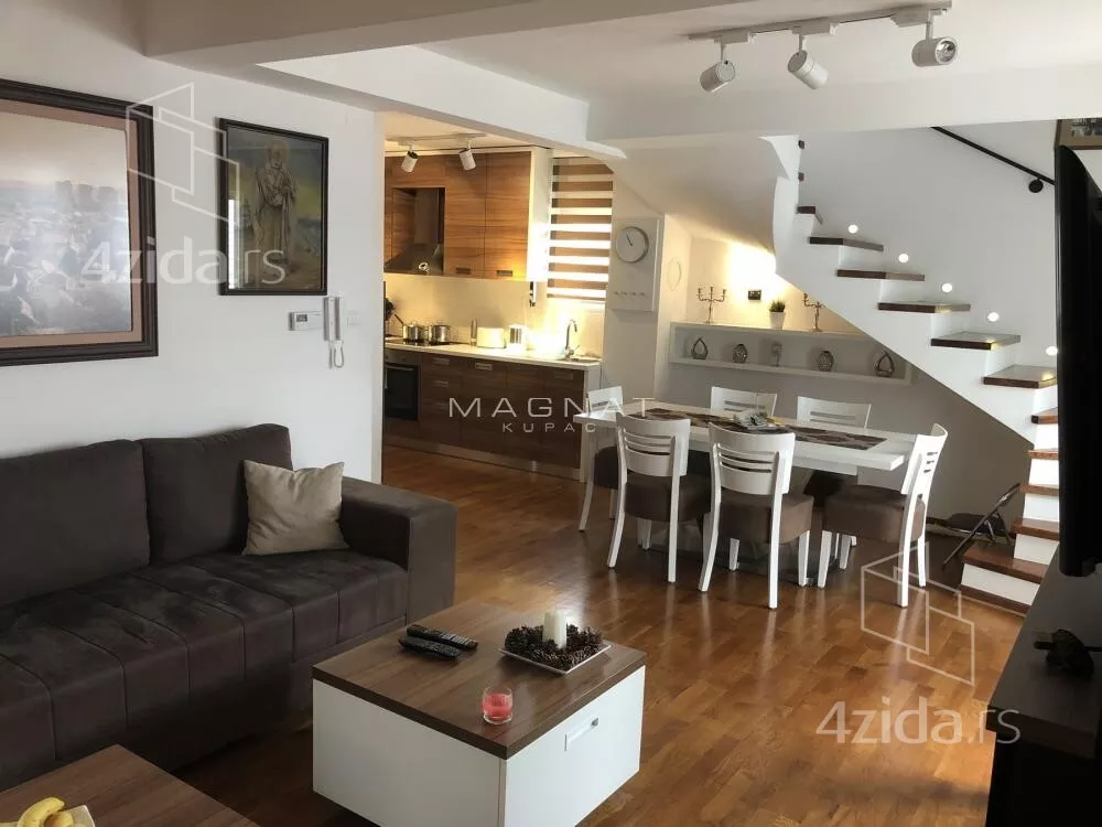 Četvoroiposoban stan | 4zida