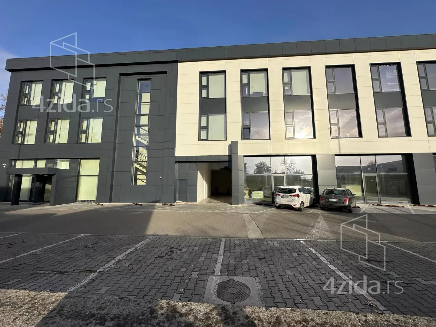 Poslovni prostor | 4zida