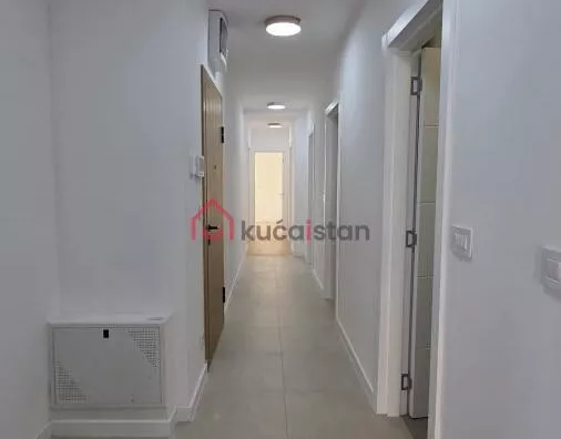 Četvoroiposoban stan | 4zida