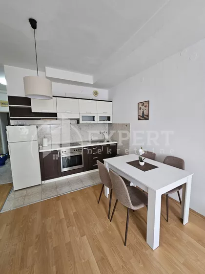 Obrenovićeva | 4zida.rs