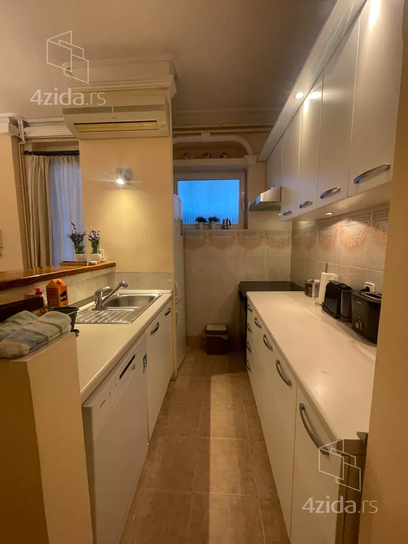 Petosoban stan | 4zida