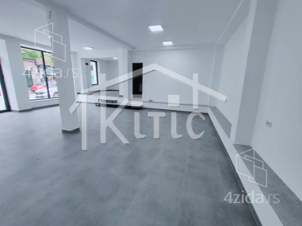 Poslovni prostor | 4zida