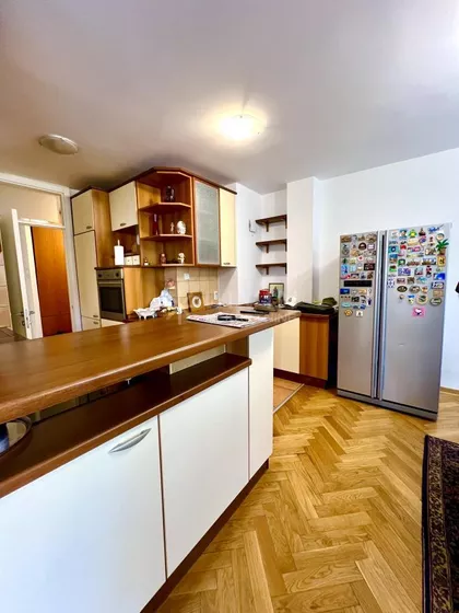 Crveni Krst Vračar | 4zida.rs