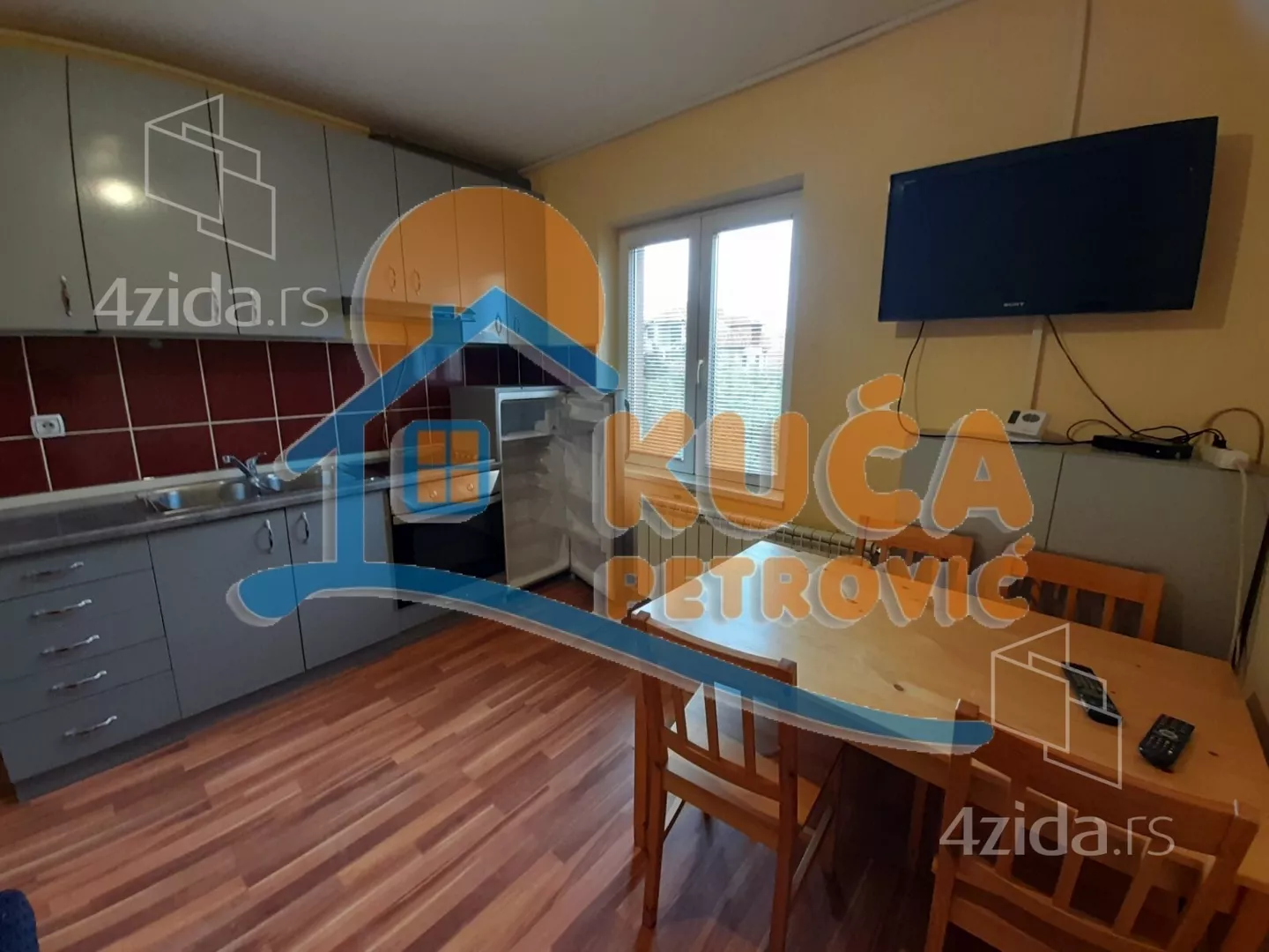 Troiposoban stan | 4zida