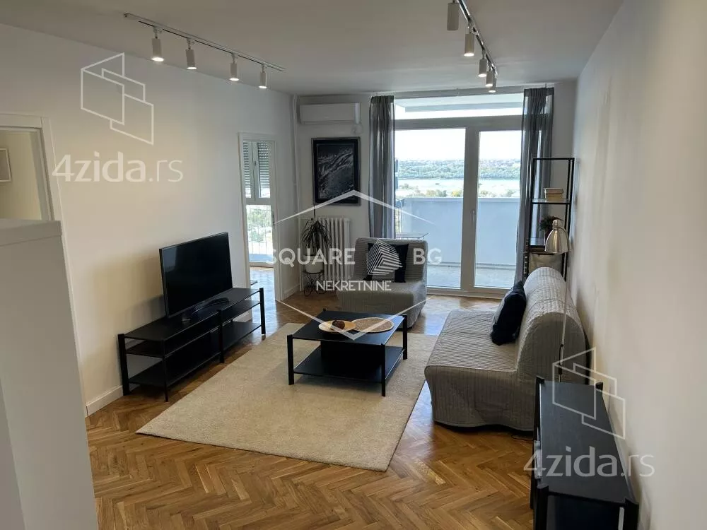 Četvoroiposoban stan | 4zida