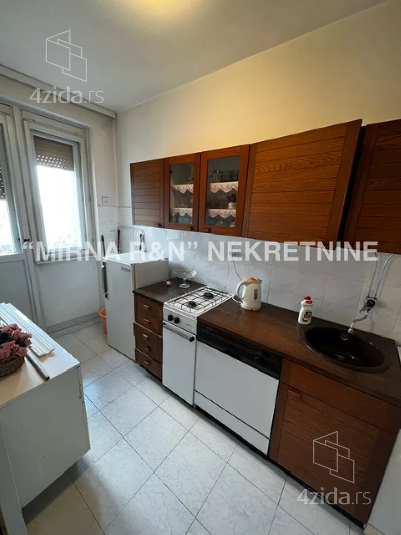 Četvoroiposoban stan | 4zida