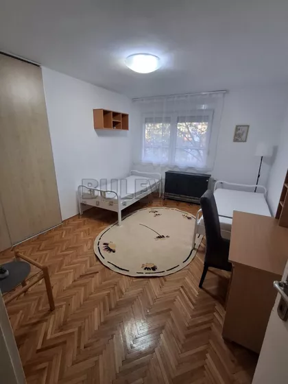 Prvomajska | 4zida.rs