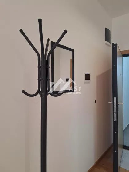 Ljubice Ravasi | 4zida.rs