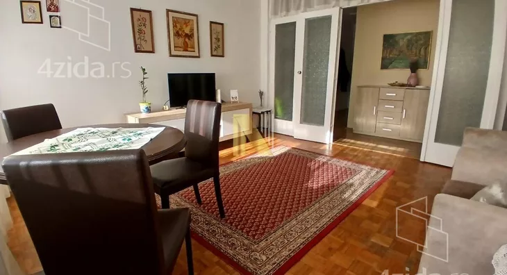 Troiposoban stan | 4zida