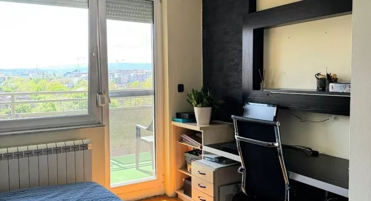 Četvoroiposoban stan | 4zida