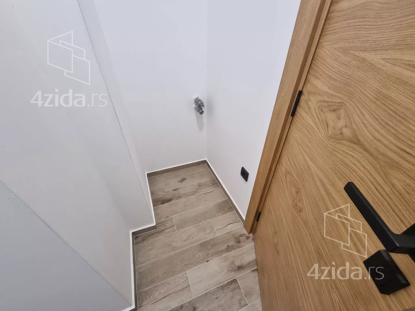 Lokal | 4zida