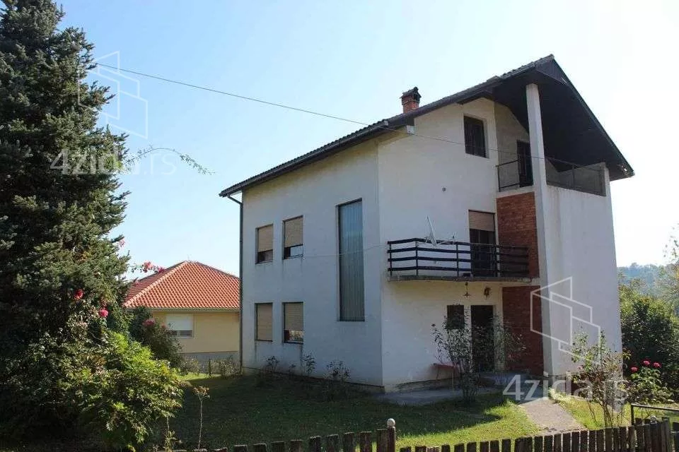 3-etažna kuća | 4zida