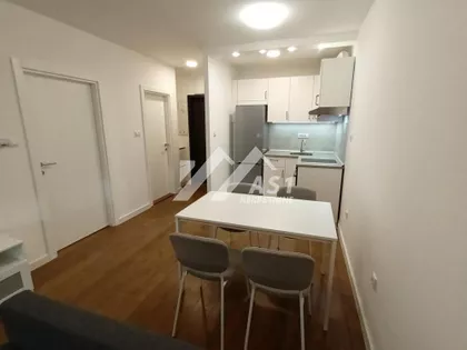 Bate Brkića | 4zida.rs